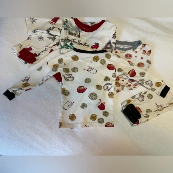 Burt’s Bees Baby | Bundle of 2-piece Holiday Pajama Sets | 18 months - Picture 13 of 16